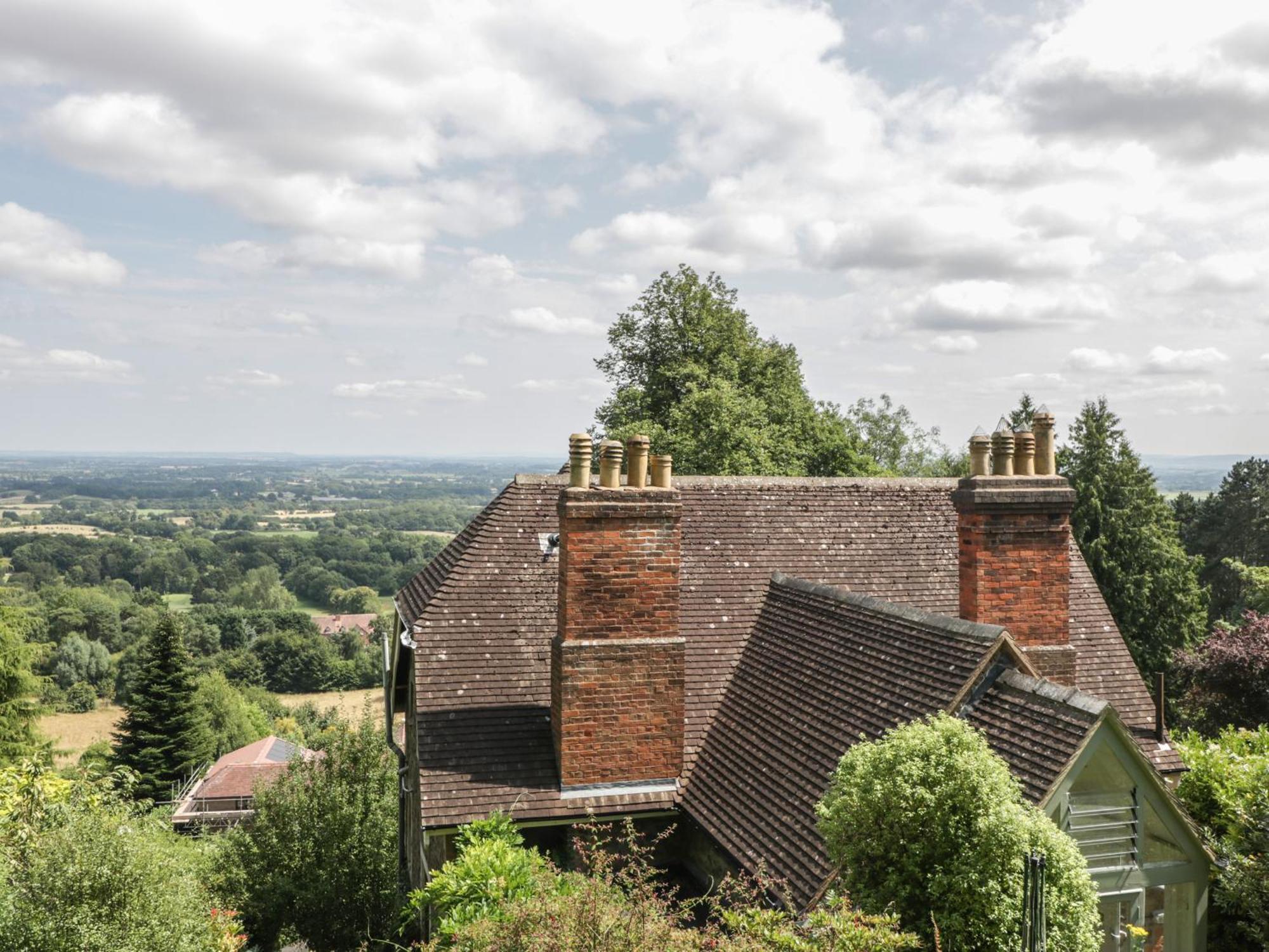 Amazing View Apartment Malvern Wells